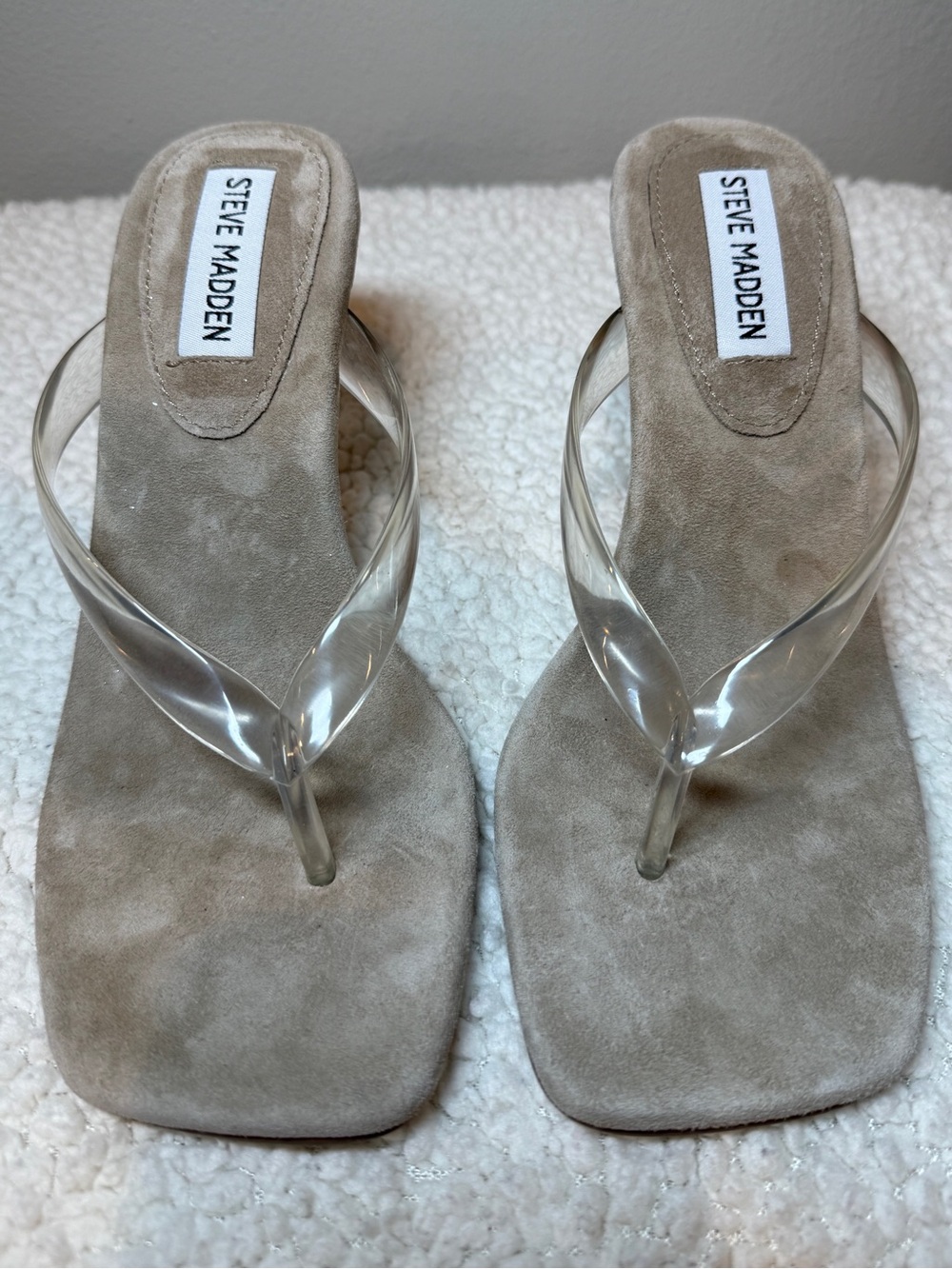 Steve Madden Clear Stiletto Thong Sandals. - Picture 5 of 11